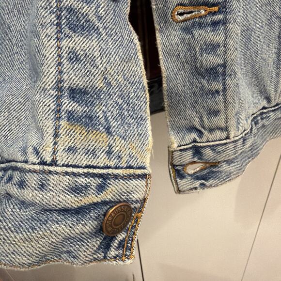 VTG Levi’s 70614 Denim Trucker Jean Jacket, Red Plaid Lining, Faded/Thrashed - Picture 15 of 15